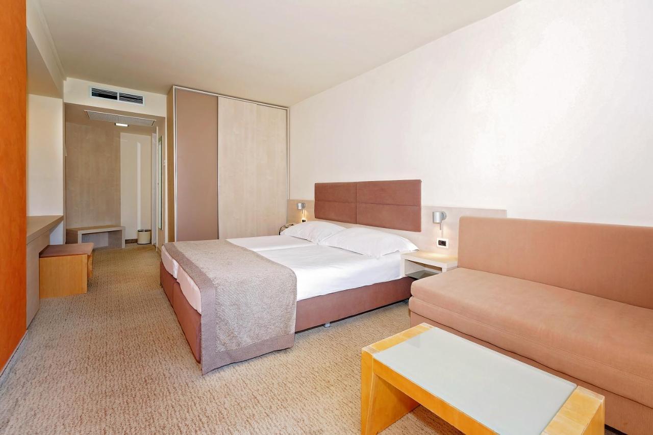 Classic Kamer met Balkon en Slaapbank