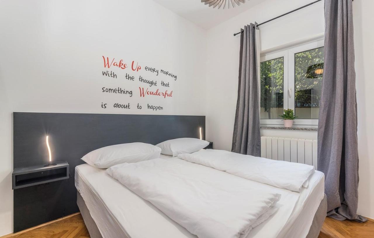 Apartment with Terrace,1010896945:JPEG