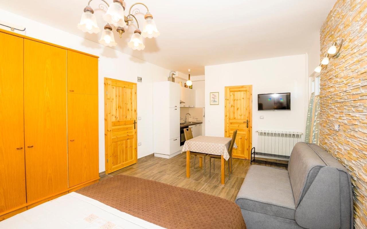 Studio with Sofa Bed,1036021309:JPEG