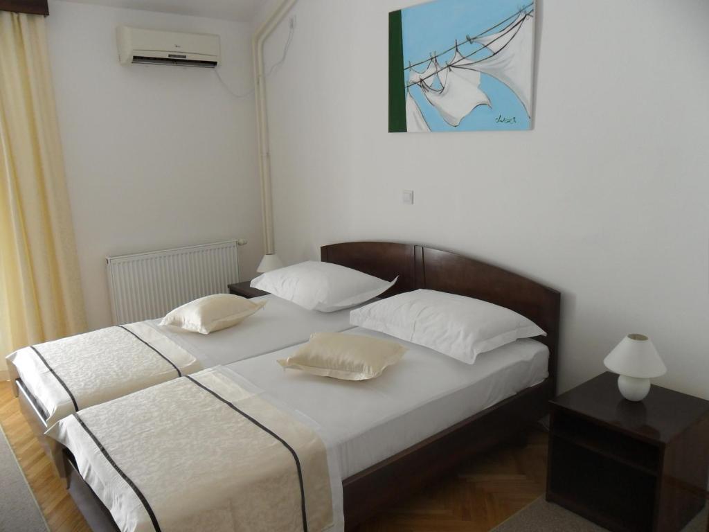 Doppelzimmer mit Balkon und Meerblick