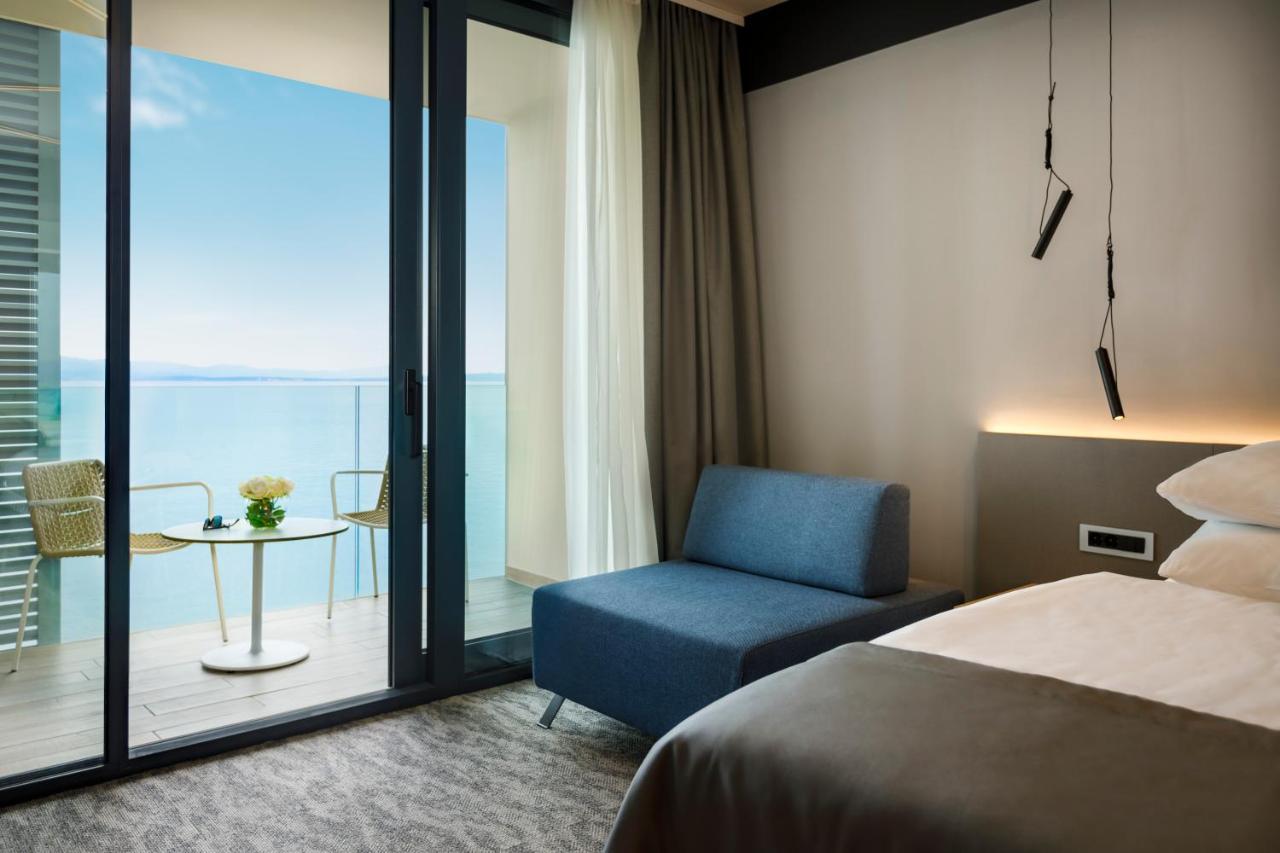 Chambre Double Supérieure avec Balcon - Vue sur Mer