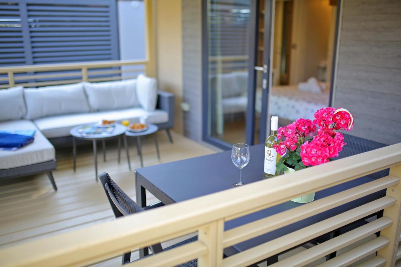 Mobilheim mit Terrasse