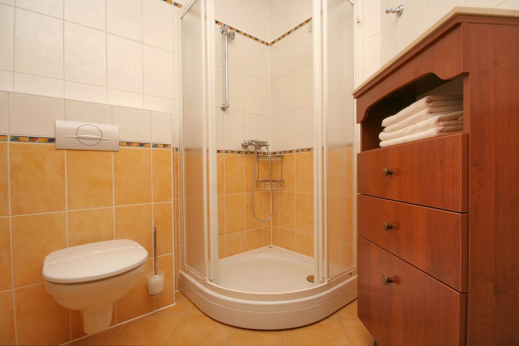 Deluxe Apartment mit Meerblick (4 Erwachsene + 2 Kinder)