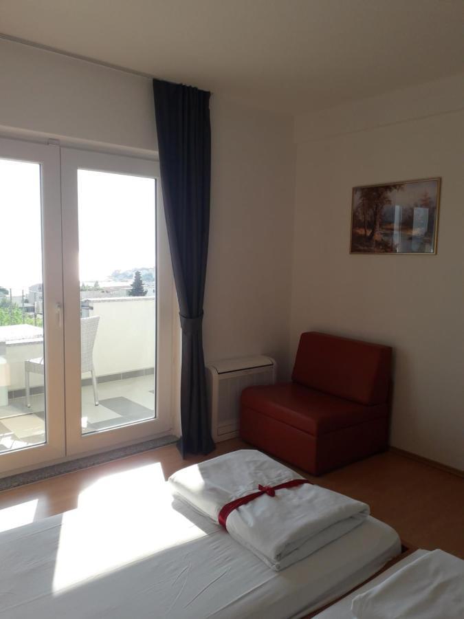 Doppel-/Zweibettzimmer mit Meerblick
