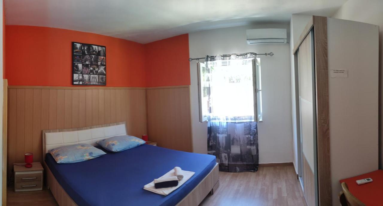 Chambre Double avec Toilettes Communes