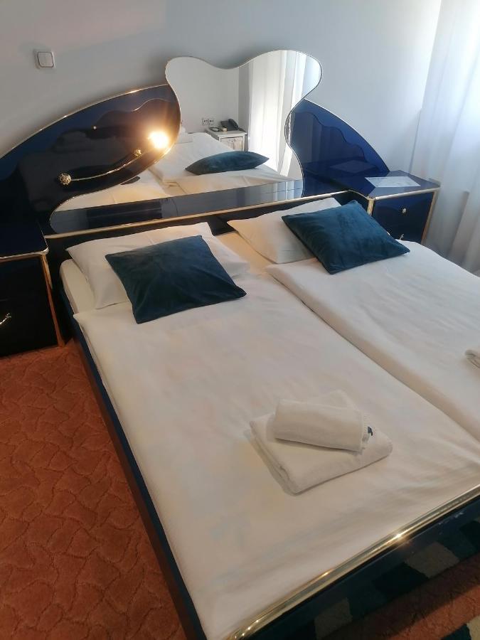 Doppelzimmer mit Balkon