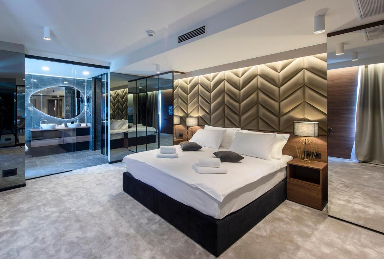 Superior King Suite