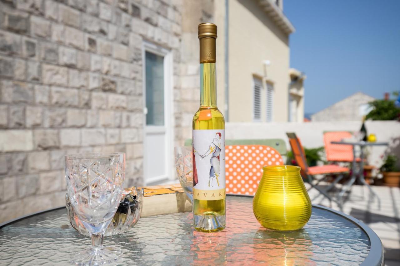 Single Room with Shared Bathroom,1207390555:JPEG