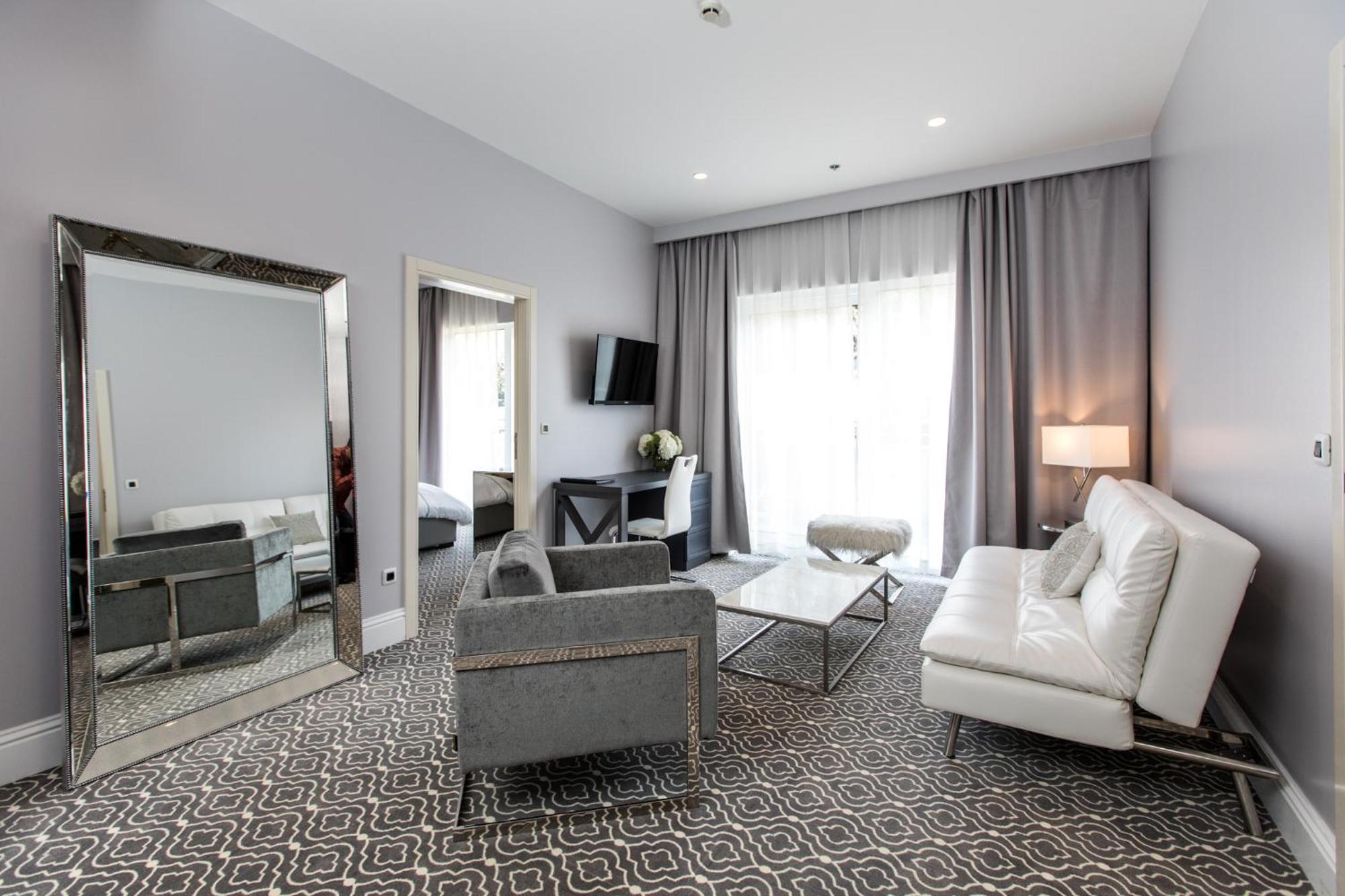 Luxury King Suite with Balcony
