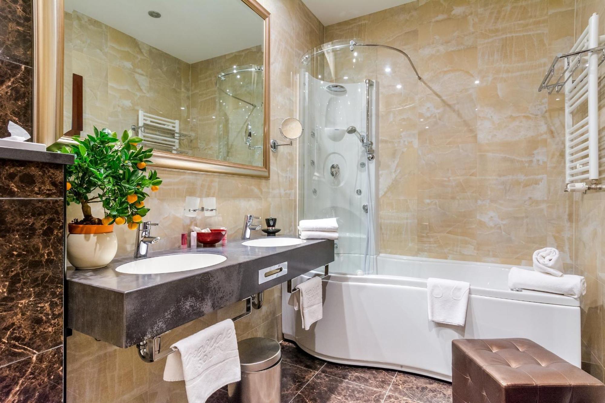 Deluxe Double or Twin Room with Balcony