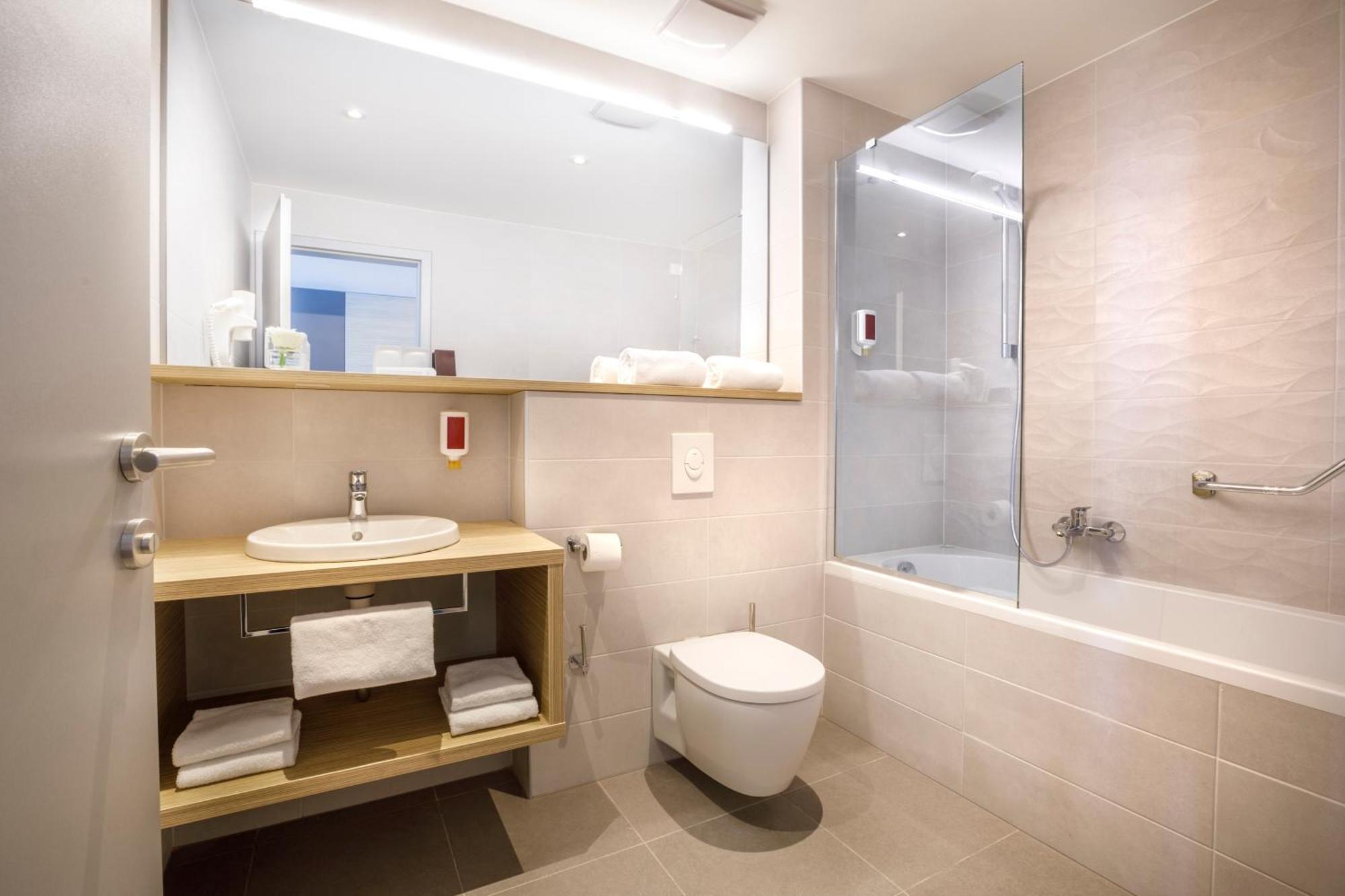 Superior Double or Twin Room with Balcony and Sea View
