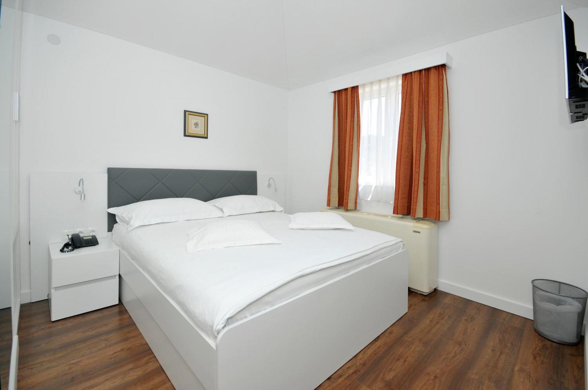Chambre Double - Vue sur Jardin