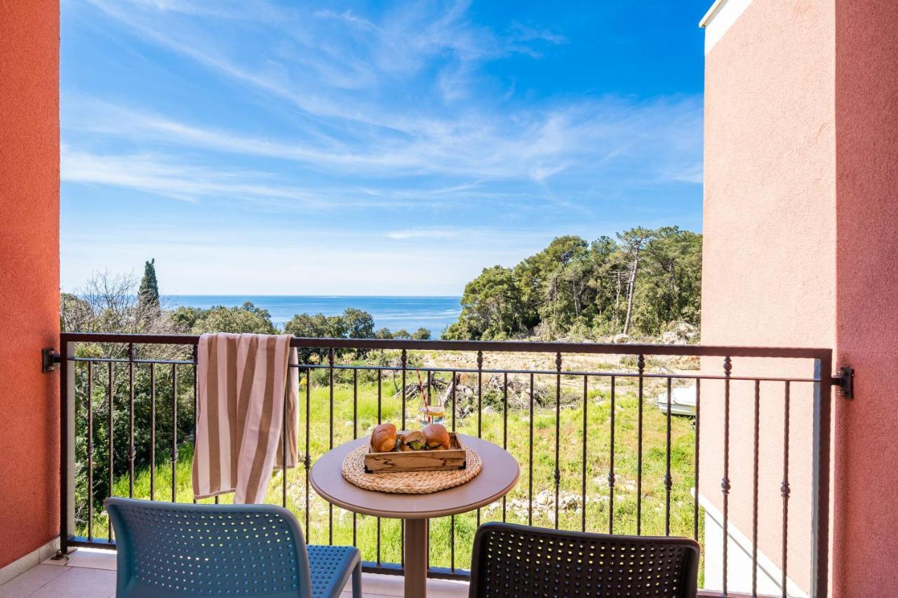 One-Bedroom Apartment with Balcony and Sea View