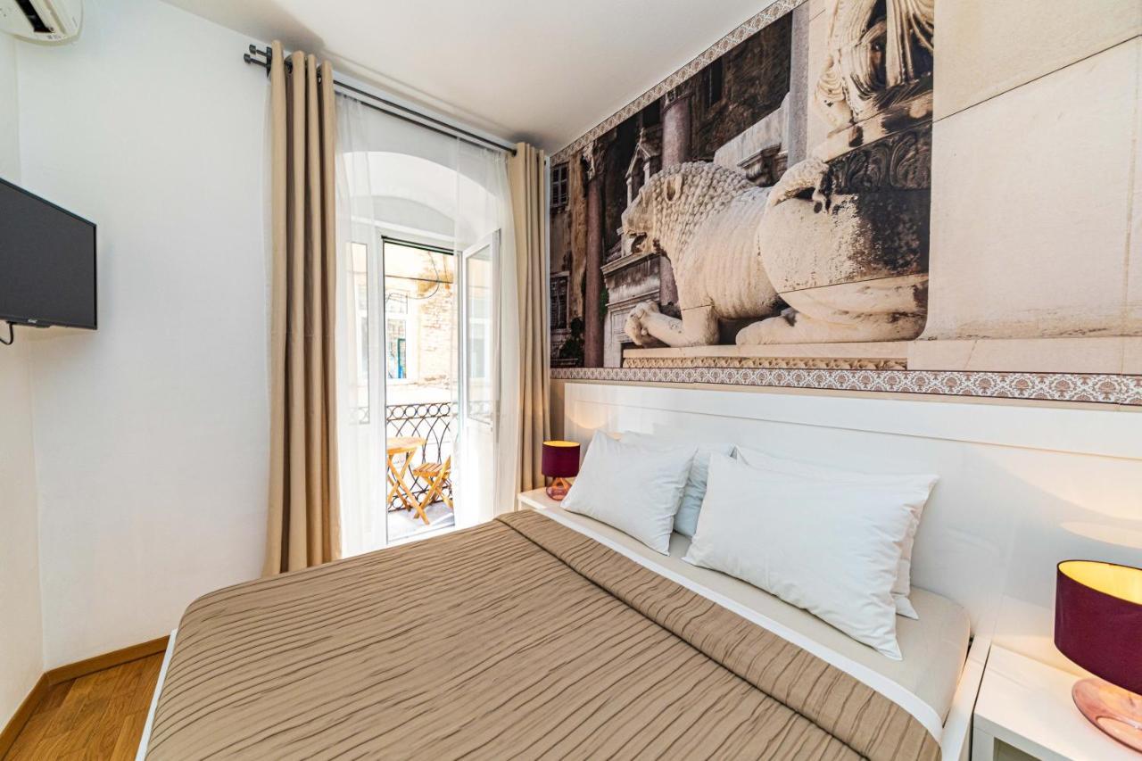 Deluxe Double Room with Balcony and Sea View