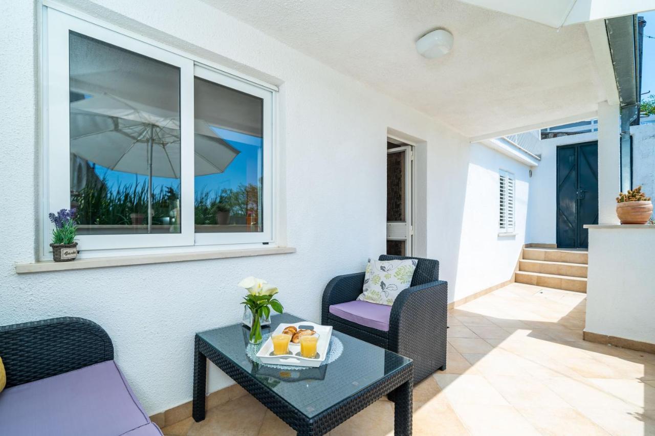 One-Bedroom Apartment with Terrace,1243510615:JPEG