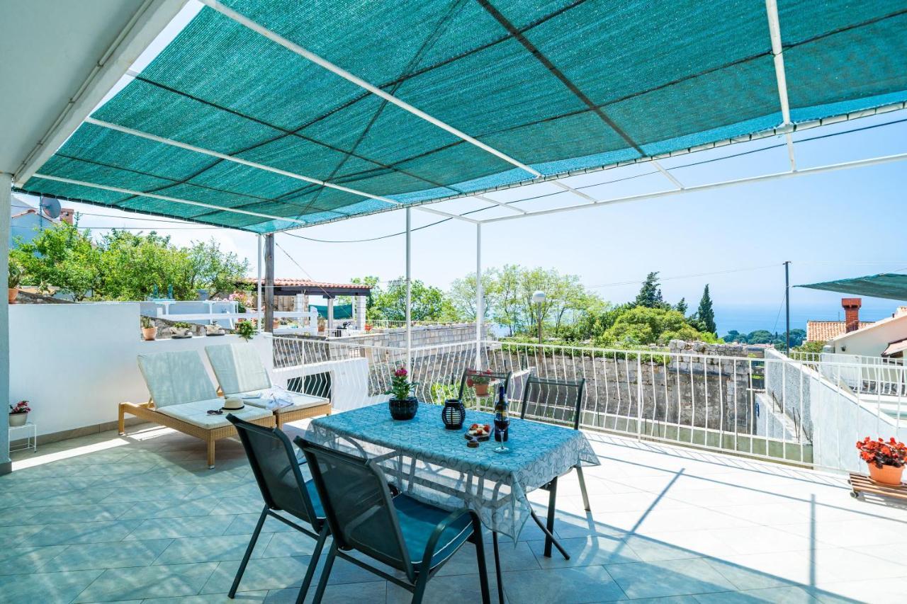 One-Bedroom Apartment with Terrace and Sea View,1243511650:JPEG