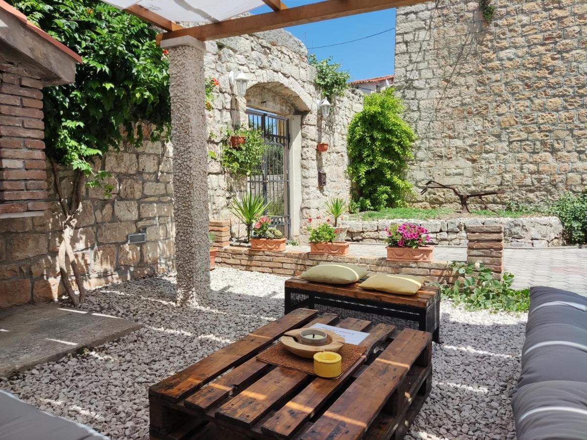 Studio avec Balcon - Annexe