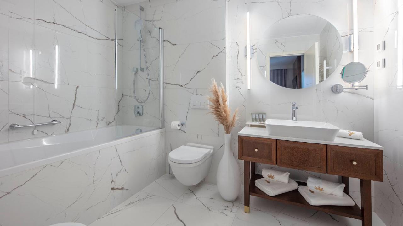 Luxury Triple Room
