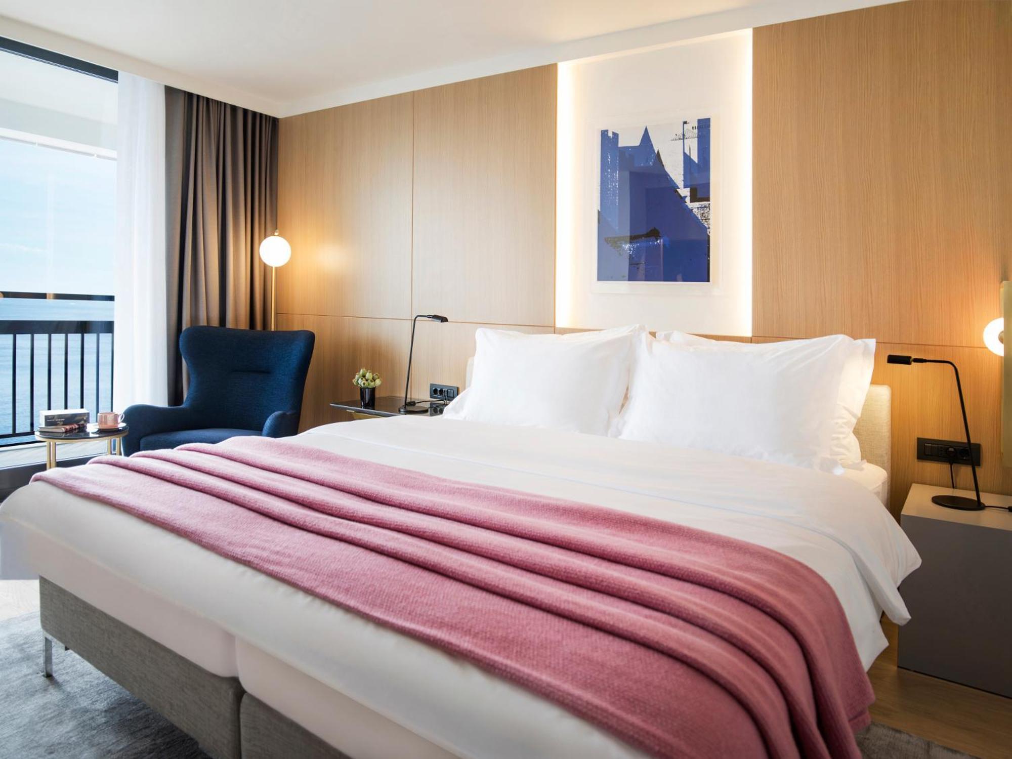 Silvesterangebot – Deluxe Zimmer mit Balkon und Meerblick – Silvesterdinner inklusive