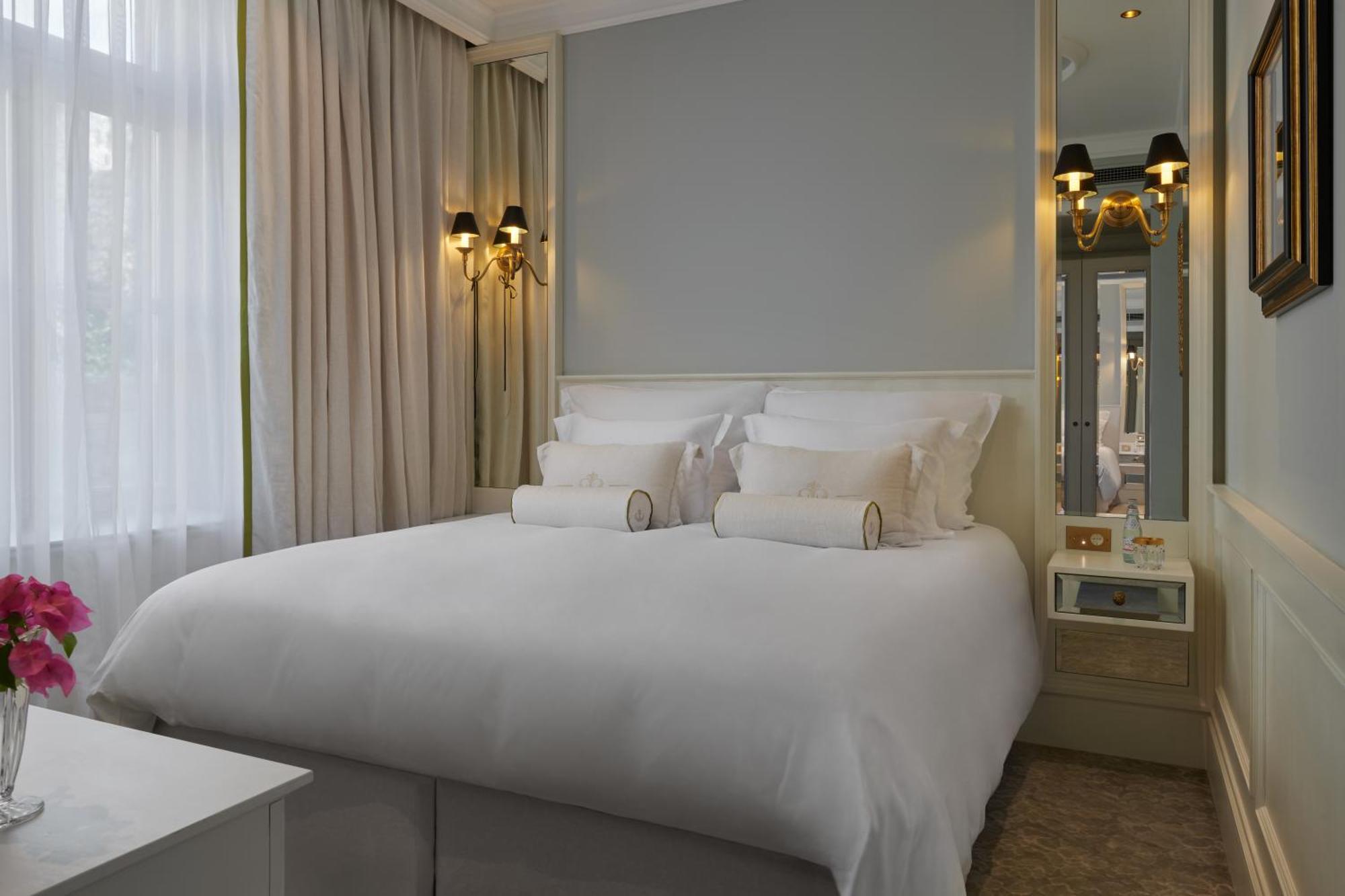 Quarto com Cama de Casal ou 2 de Solteiro e Vista da Cidade