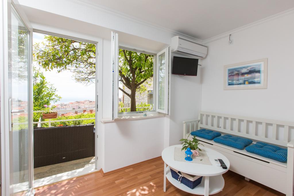 Double Room with Balcony and Sea View,151134538:JPEG