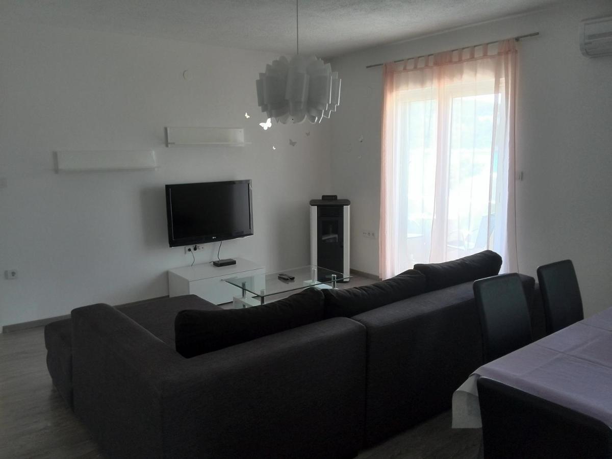 One-Bedroom Apartment Balcony Sea View,1287557734:JPEG
