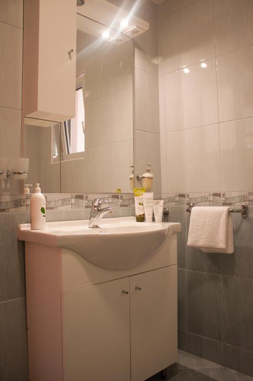 Comfort Ferienhaus mit 3 Schlafzimmern (5 Erwachsene) - Straße Ive Cace 3b