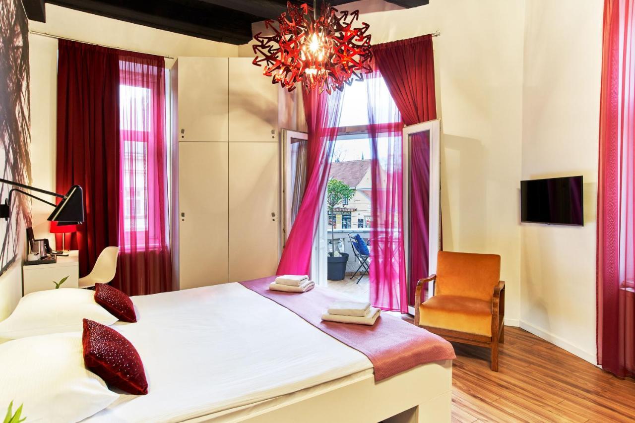 Deluxe Tweepersoonskamer met Balkon en Uitzicht op de Stad
