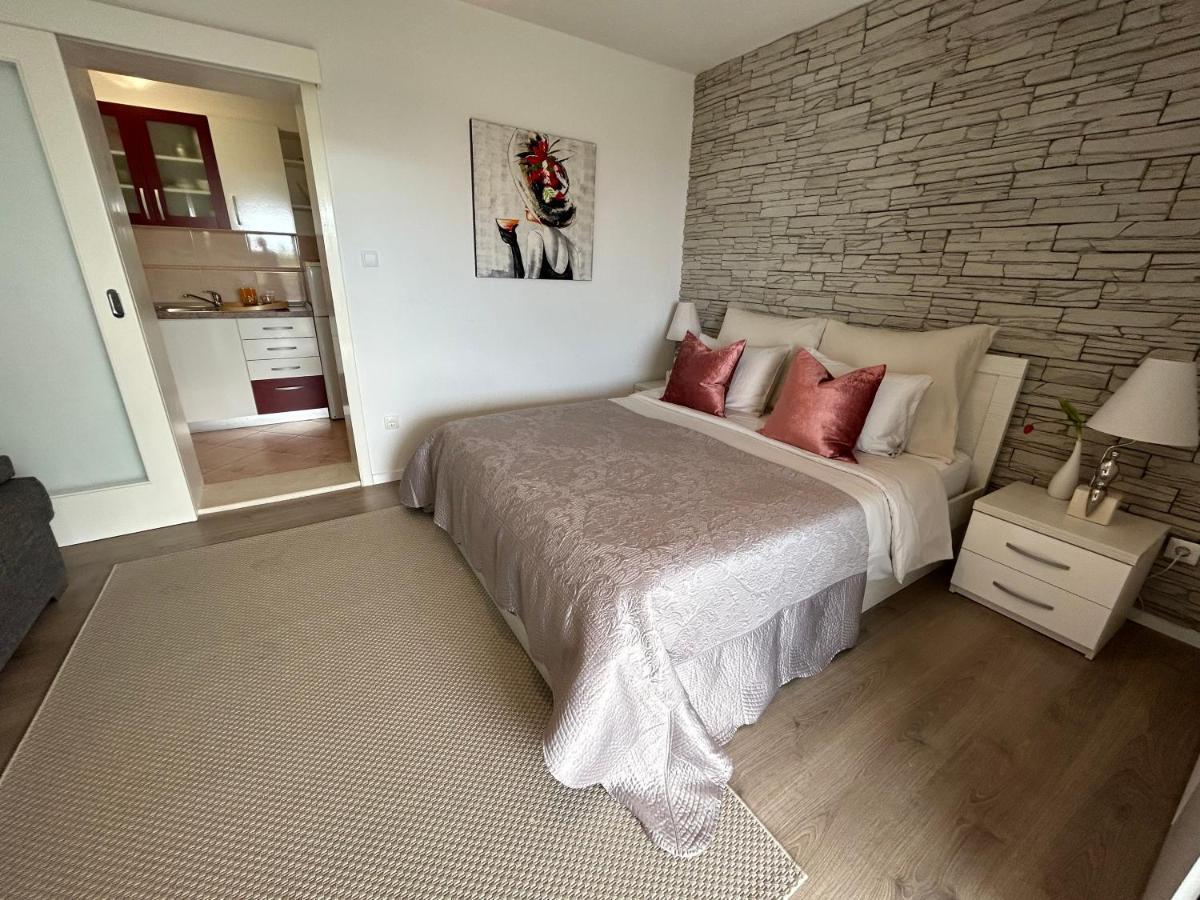 Apartamento com Varanda