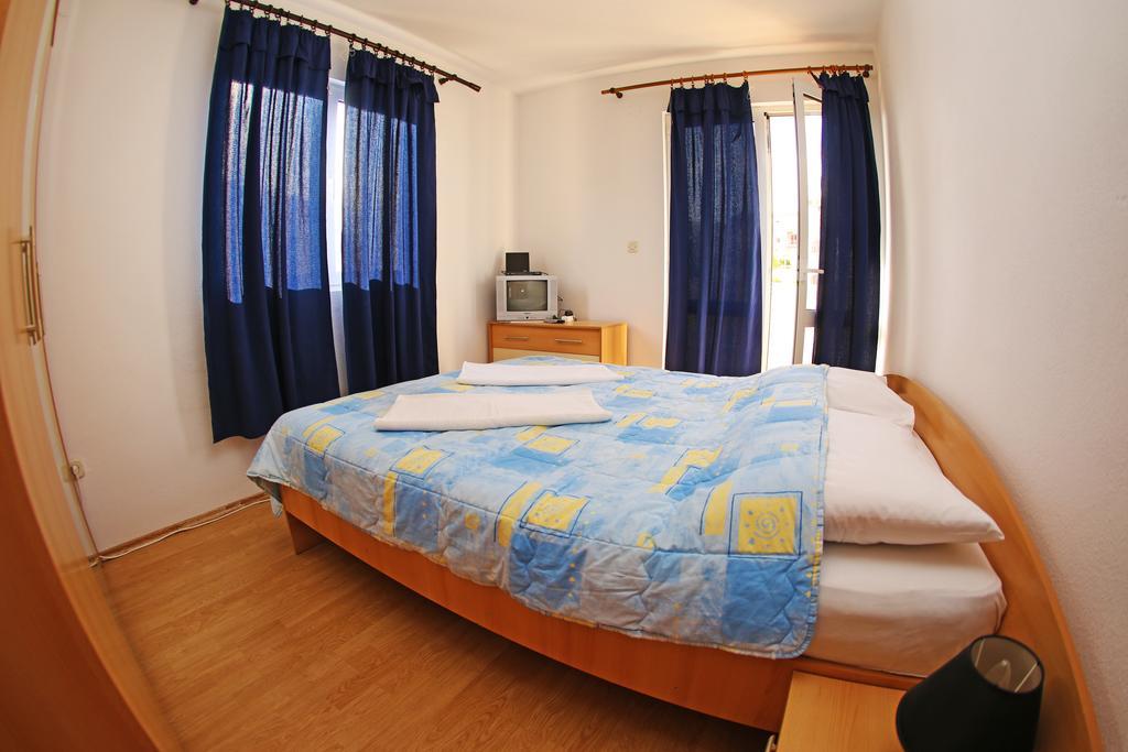 Apartamento de 2 Quartos com Varanda e Vista do Mar
