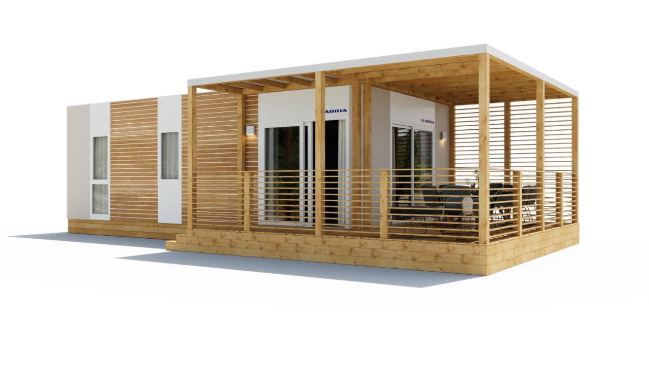 Deluxe Family Two-Bedroom Mobile Home Terrace,1405747736:JPEG