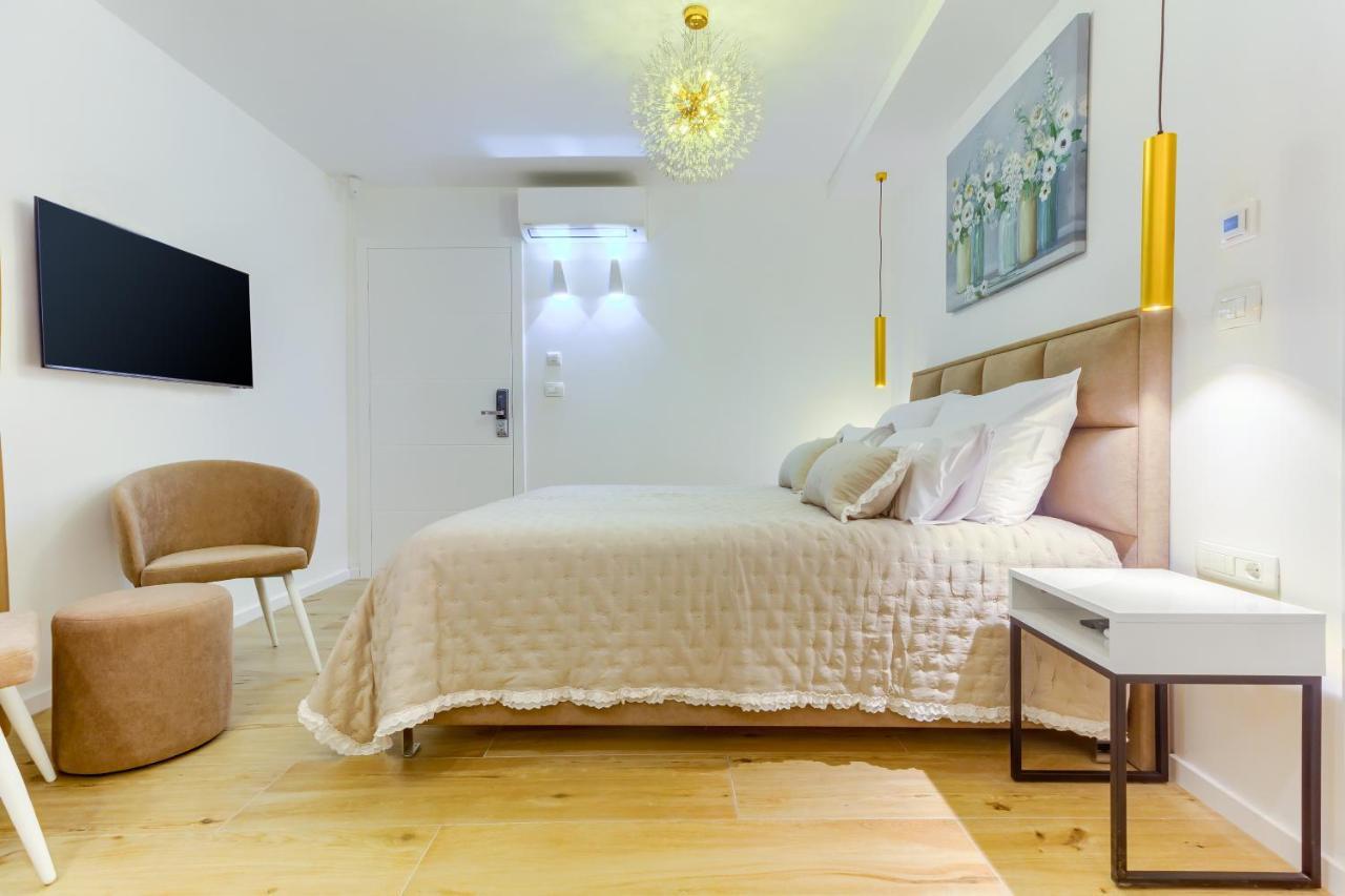 Quarto Deluxe com Cama de Casal ou 2 de Solteiro