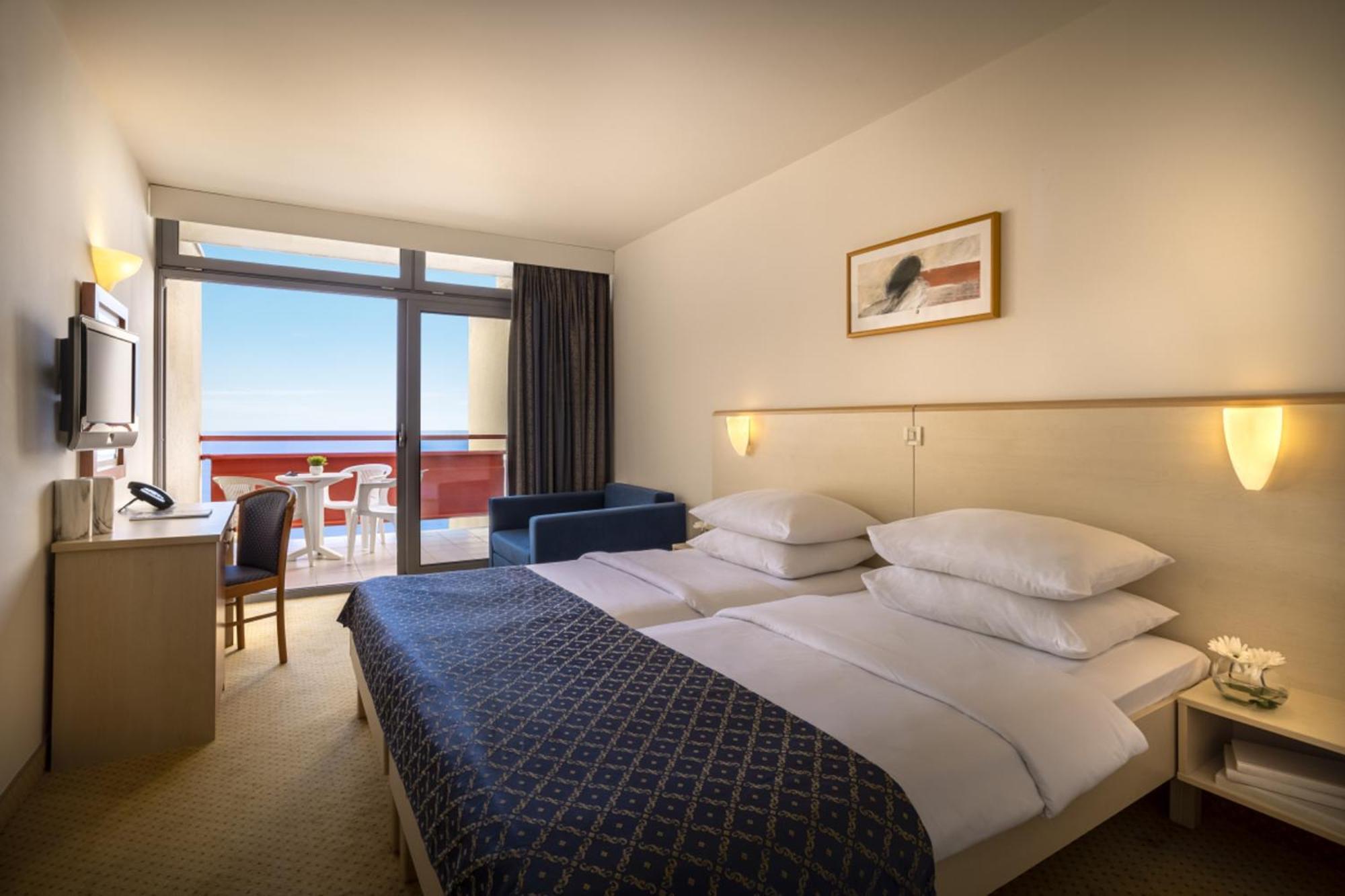 Room 21 Seaview,1589294301:JPEG
