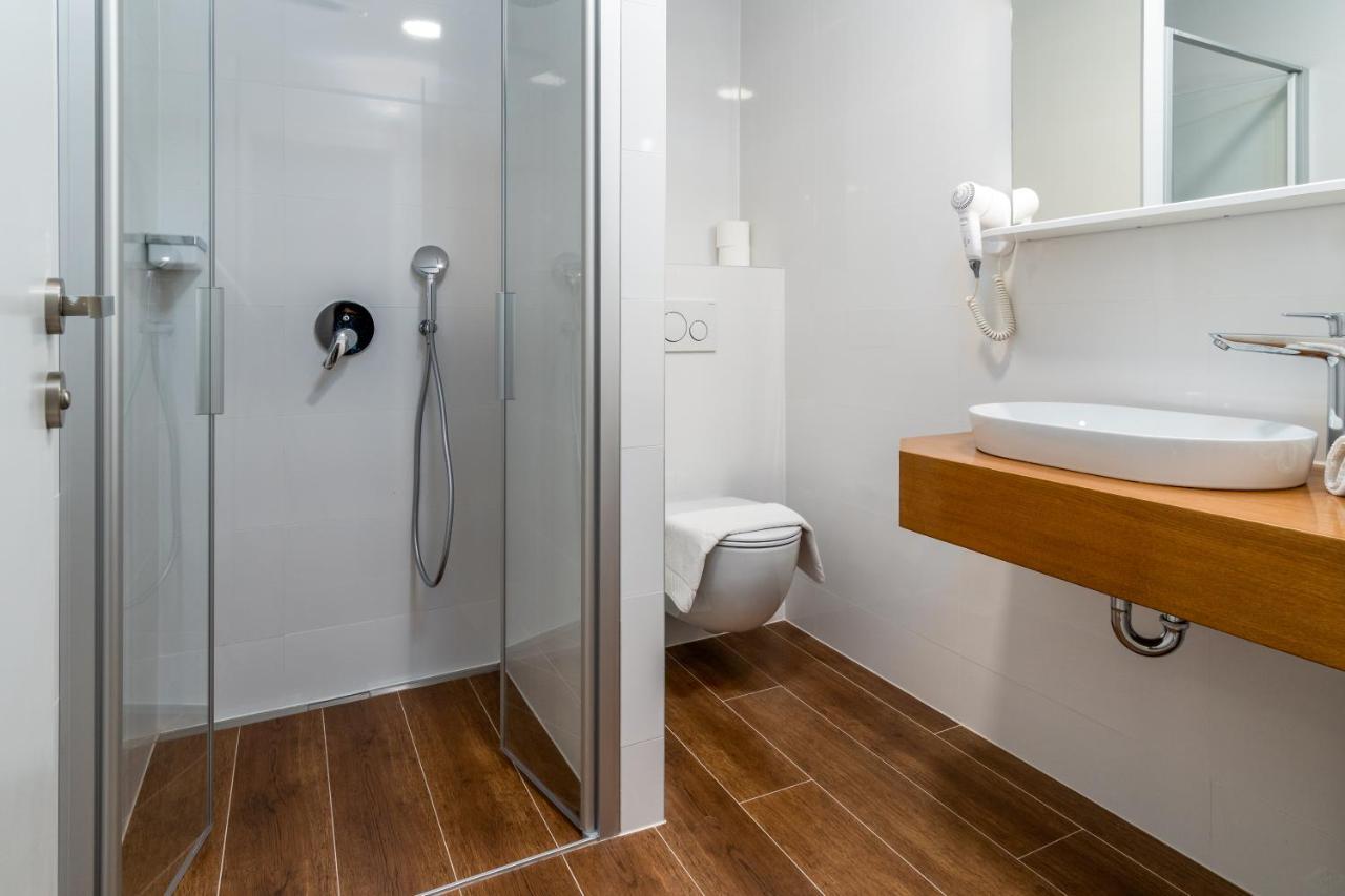 Luxury Quadruple Room,1498547716:JPEG