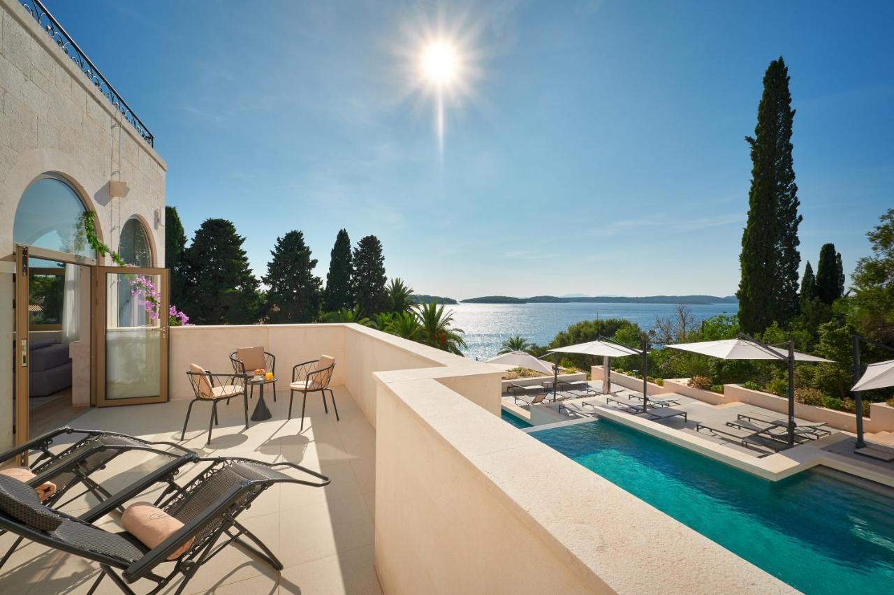 Executive Suite - Sea and Pool View with a Terrace - Ground Floor,1588077948:JPEG