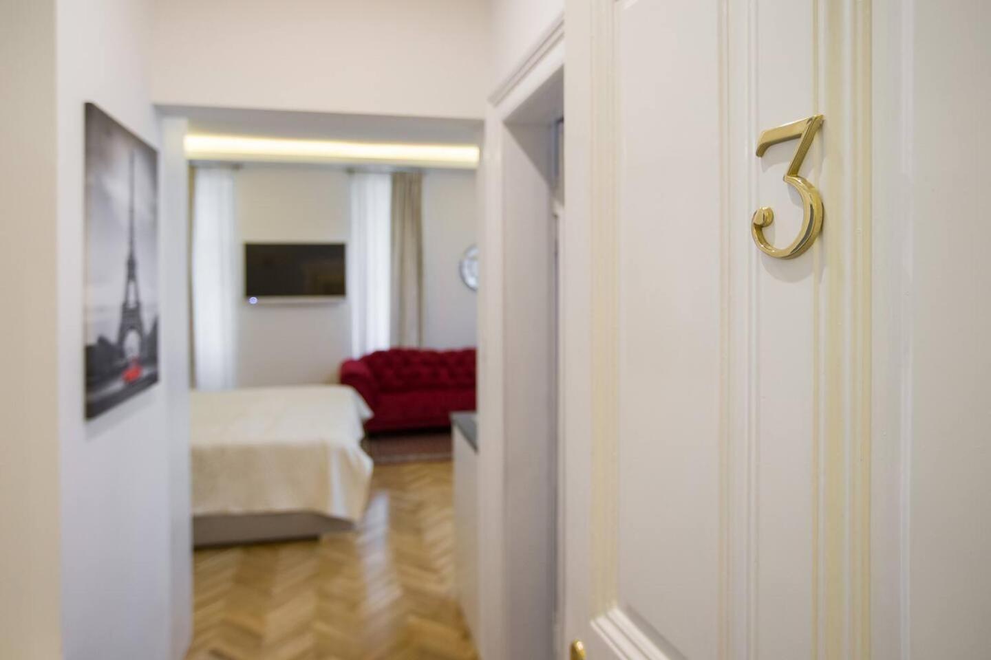 Superior Studio Apartment (2 Adults)