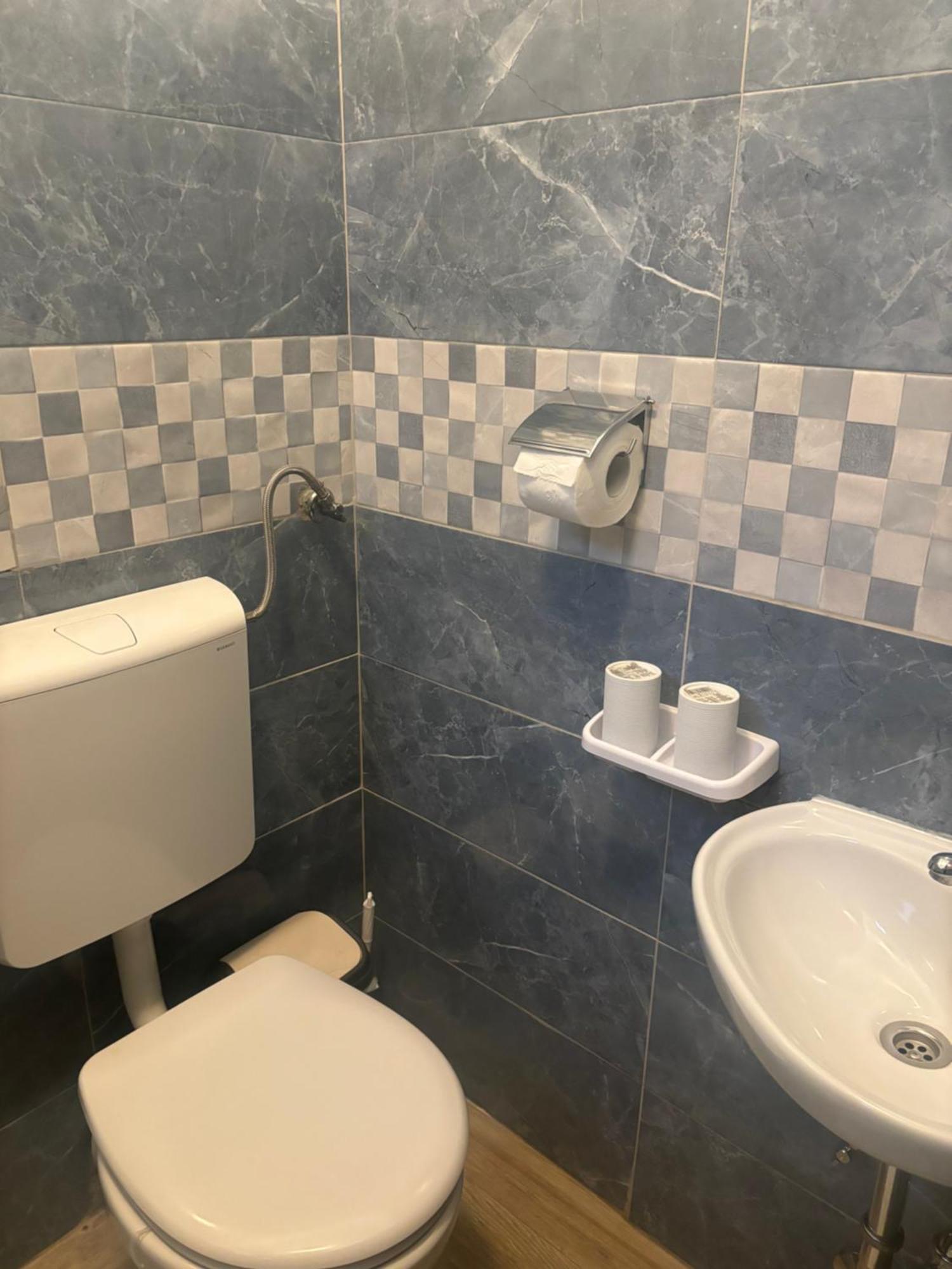 Doppelzimmer mit Balkon und Meerblick