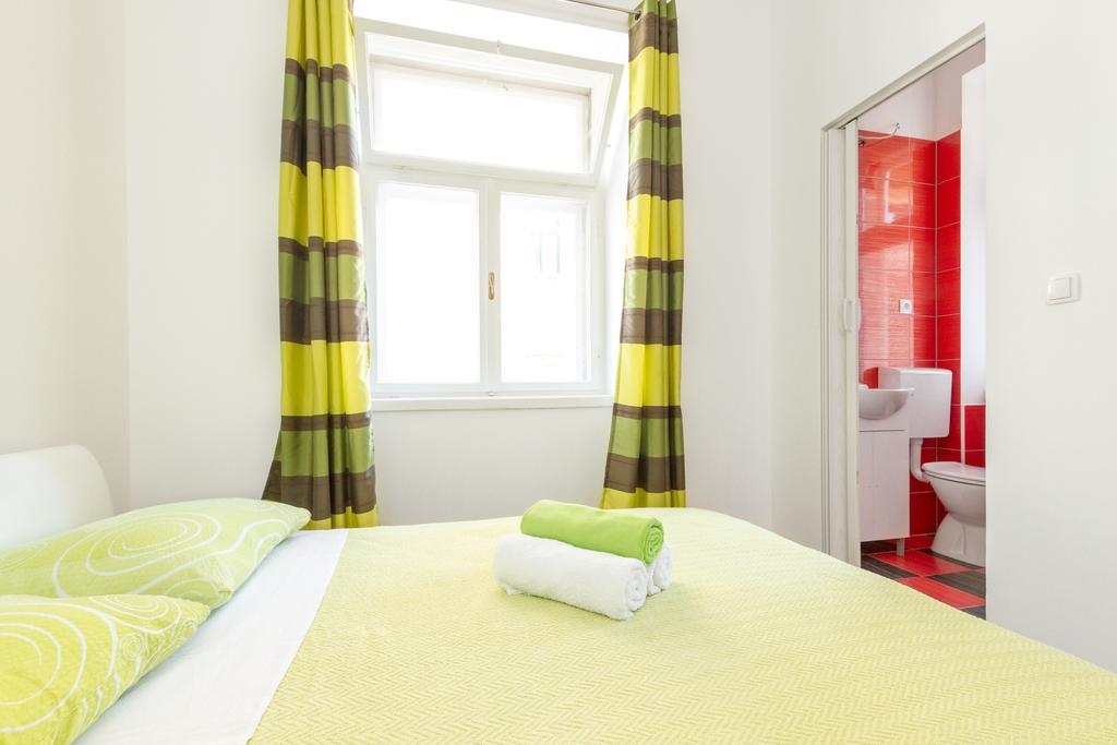 King Studio with Sofa Bed