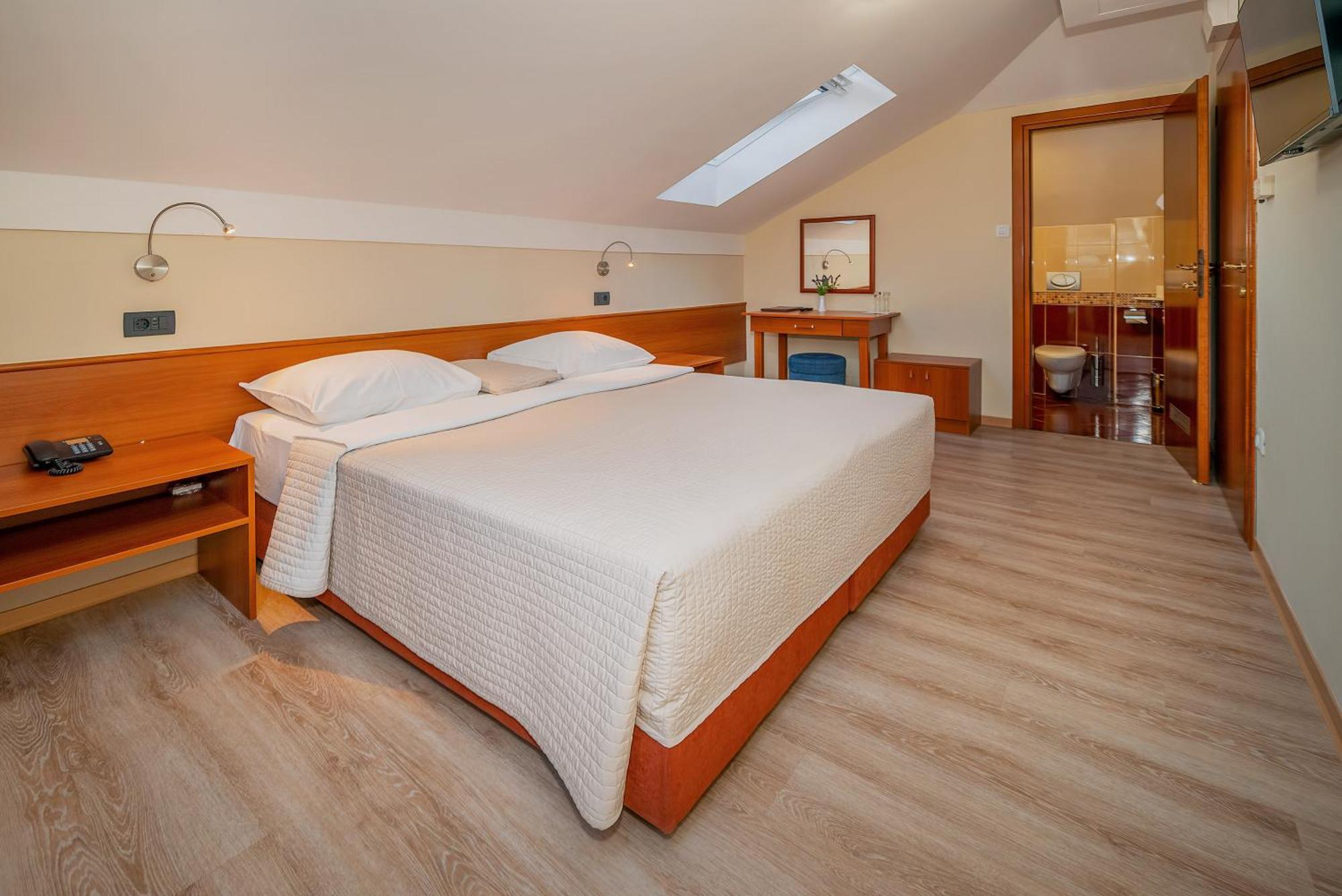 Economy Doppel- oder Zweibettzimmer - Dachgeschoss