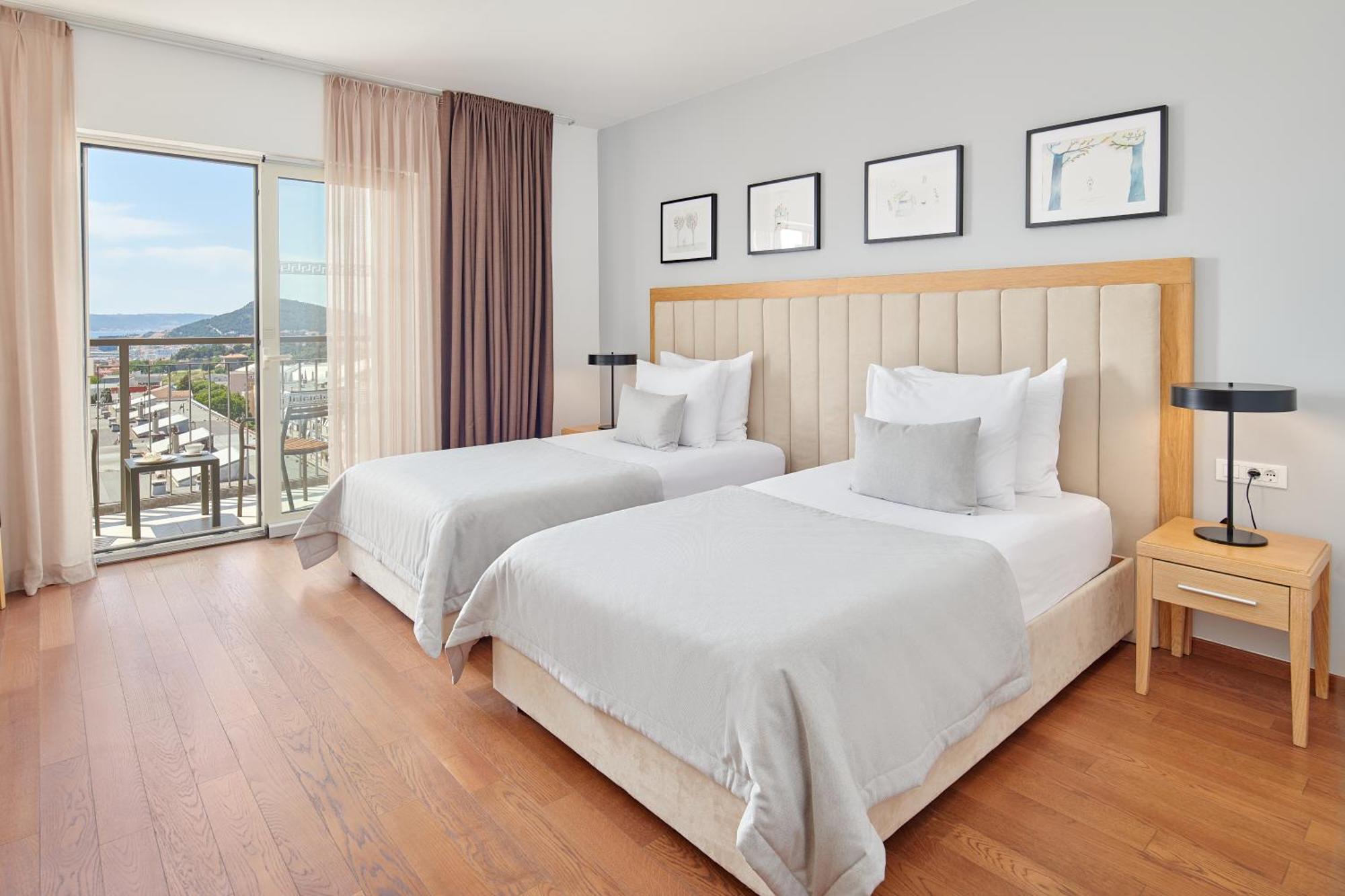 Junior Suite with Balcony and Sea View,1543010068:JPEG