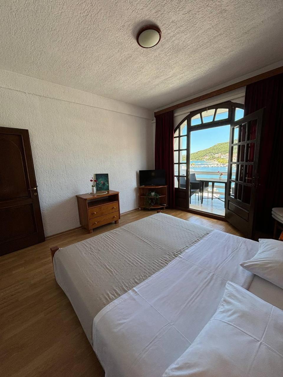 Appartement 2 Chambres avec Balcon et Vue sur la Mer