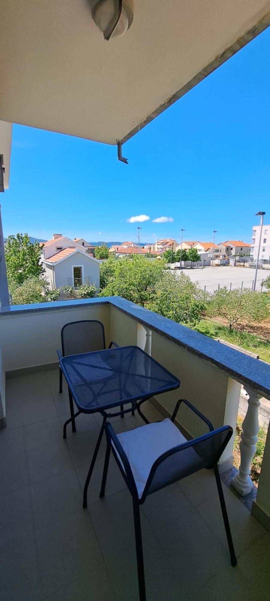 Apartment with Garden View
