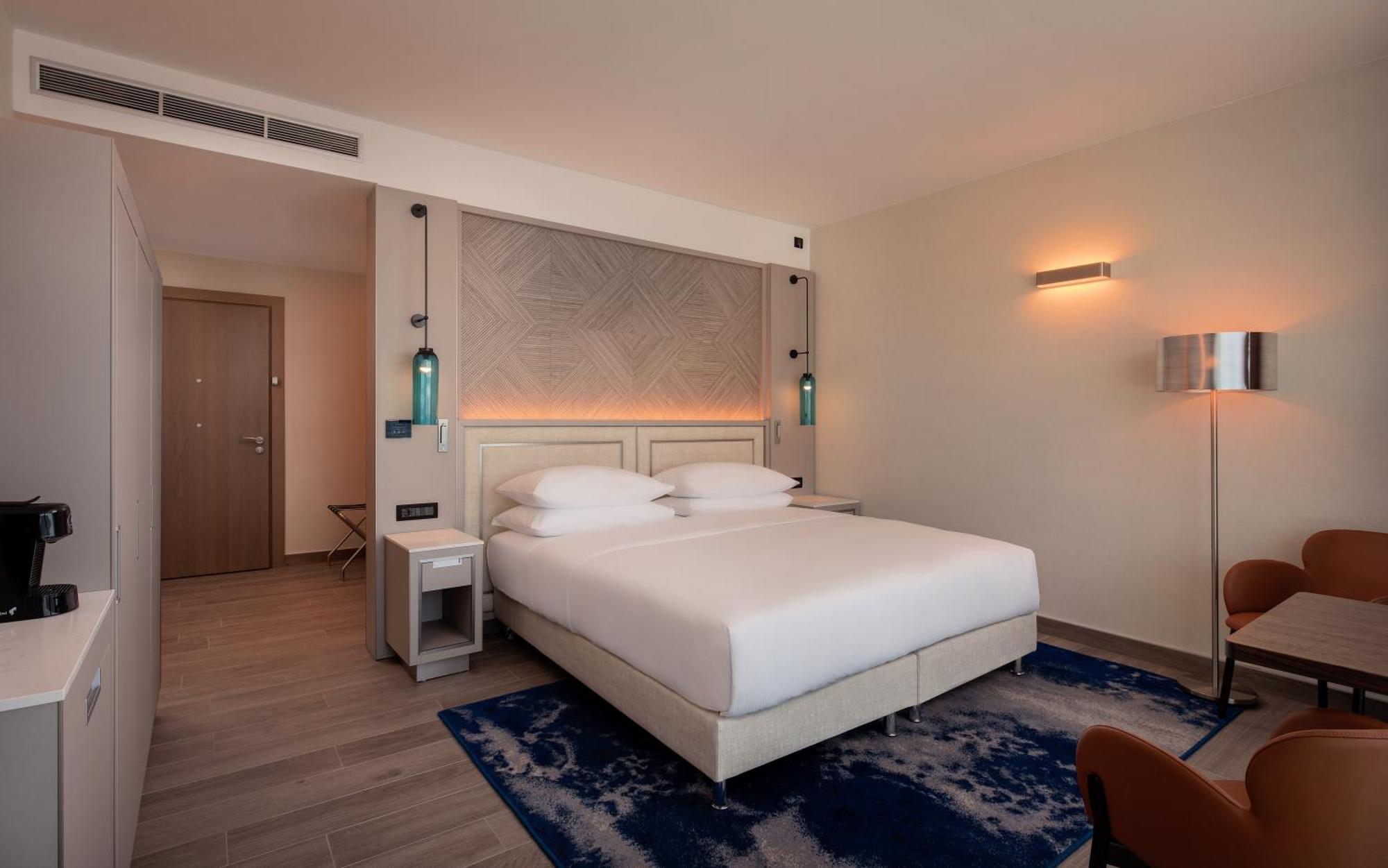 King Room with Balcony and Sea View