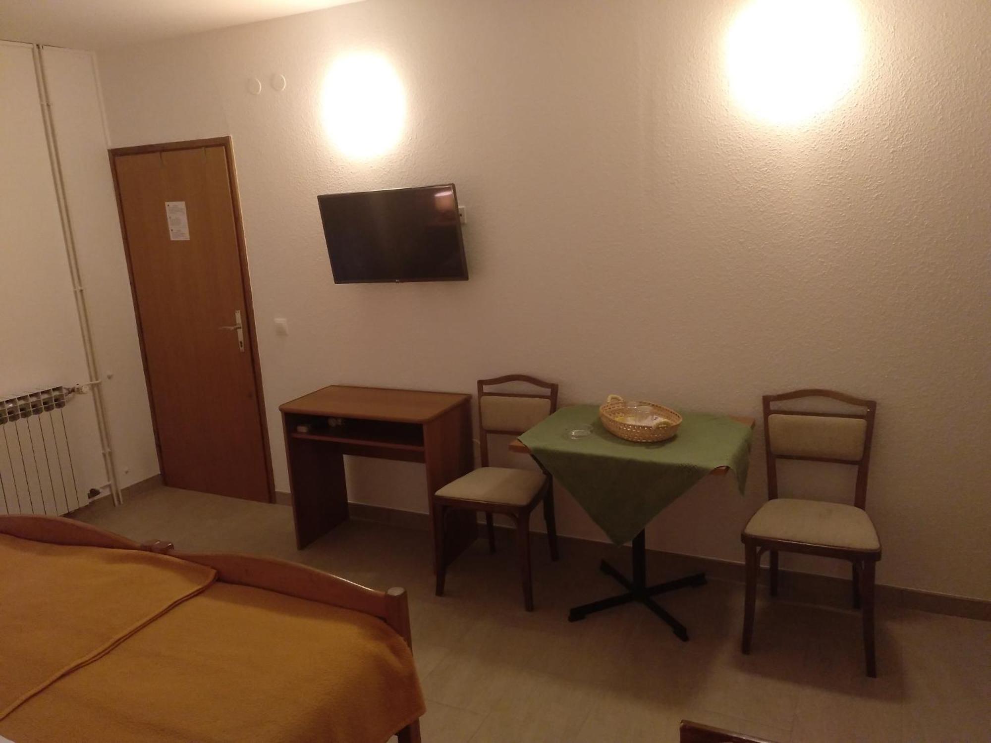 Dreibettzimmer mit Balkon