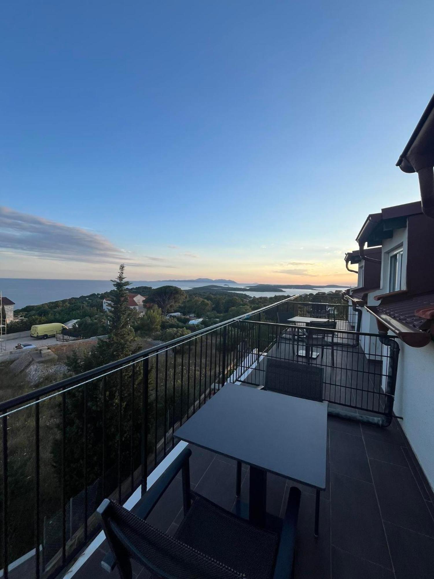 Twin Room with Sea View,1680591119:JPEG