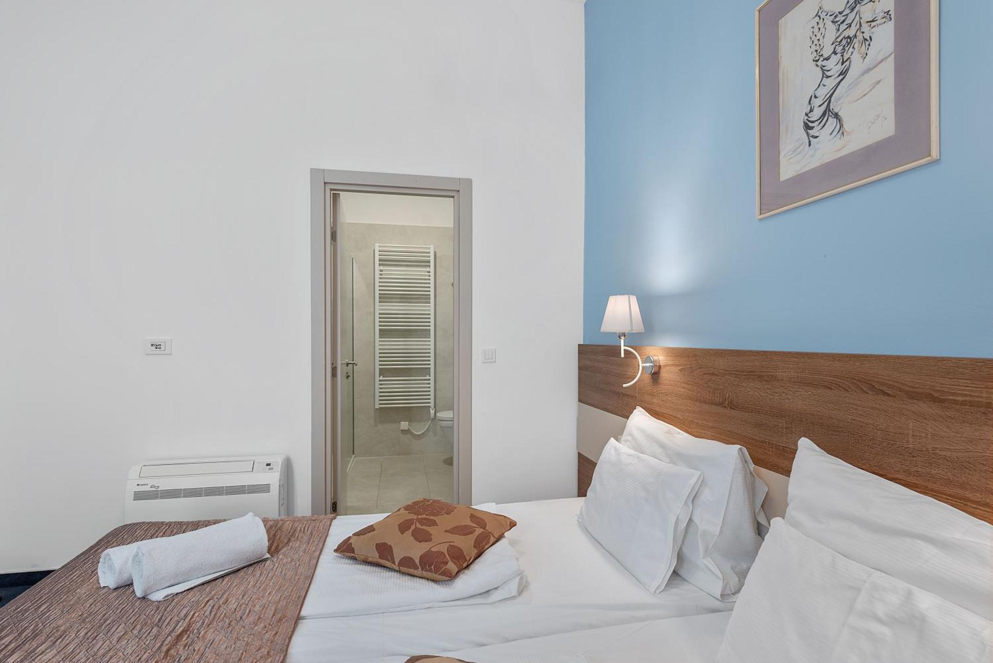 Deluxe Double or Twin Room with Sea View