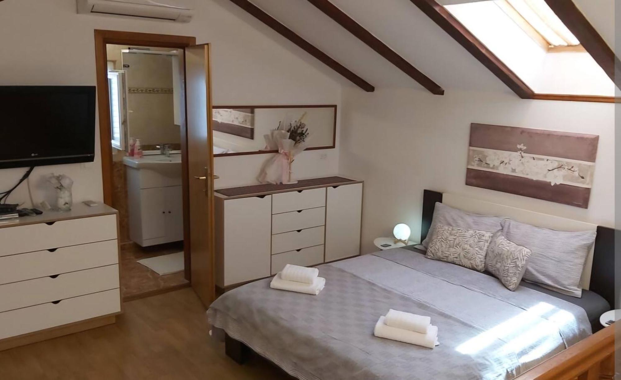 Double Room - 2nd floor,1624330041:JPEG