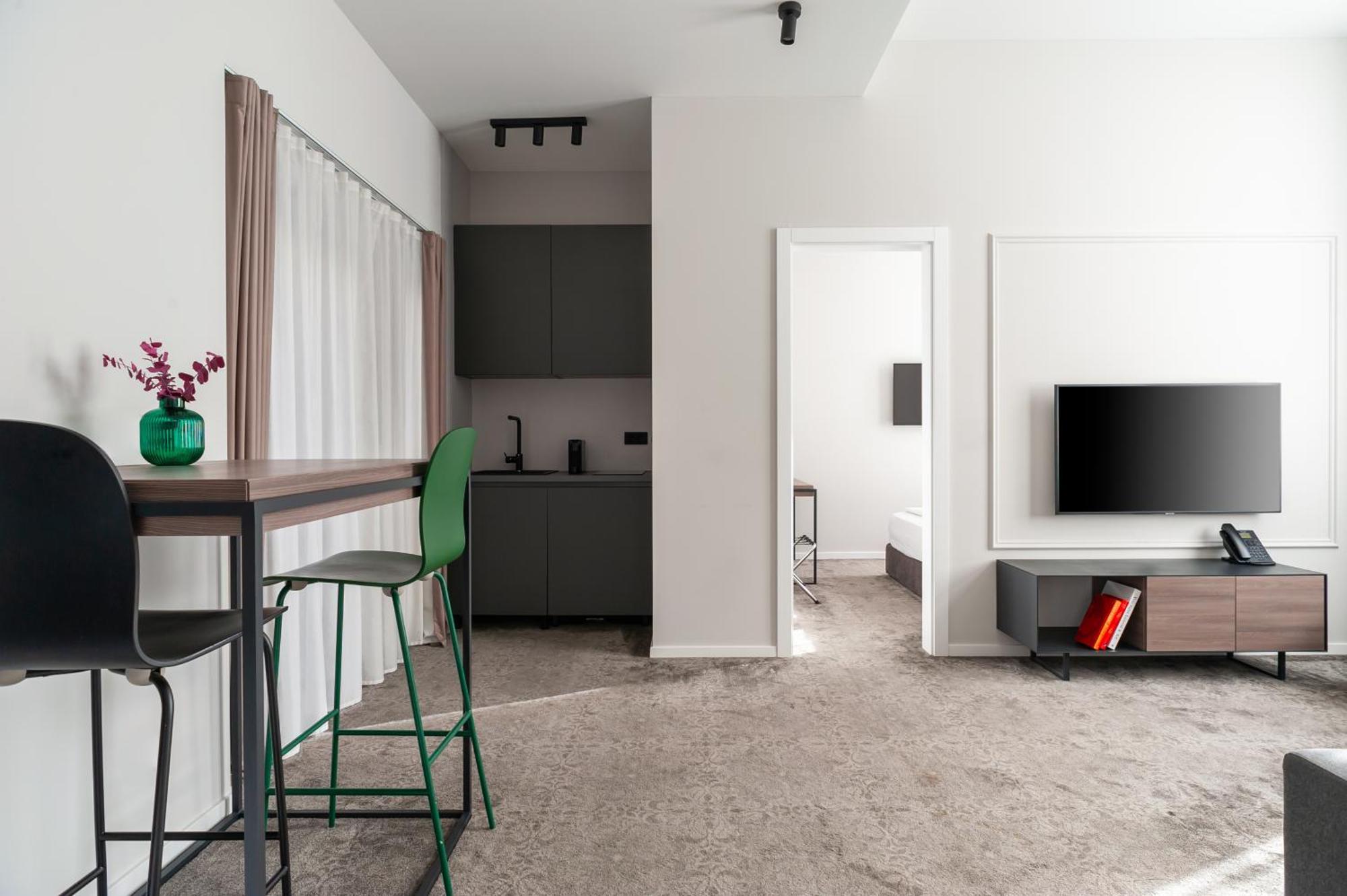 One-Bedroom Suite,1663796917:JPEG