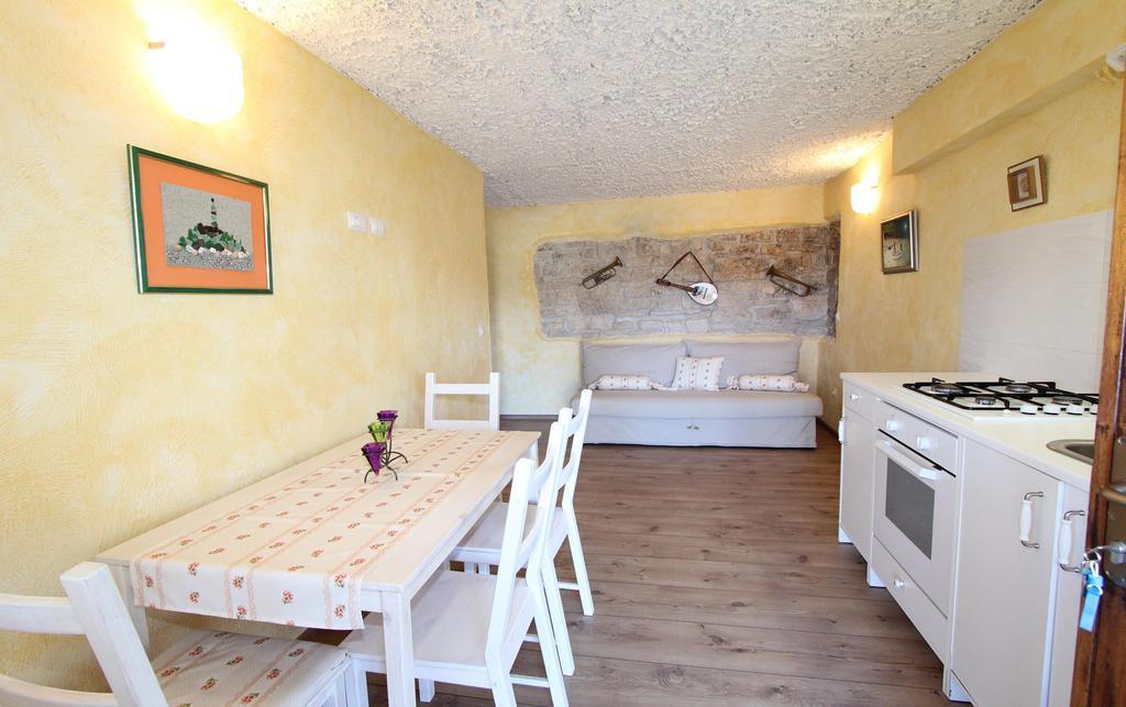 One-Bedroom Apartment with Terrace,172429830:JPEG