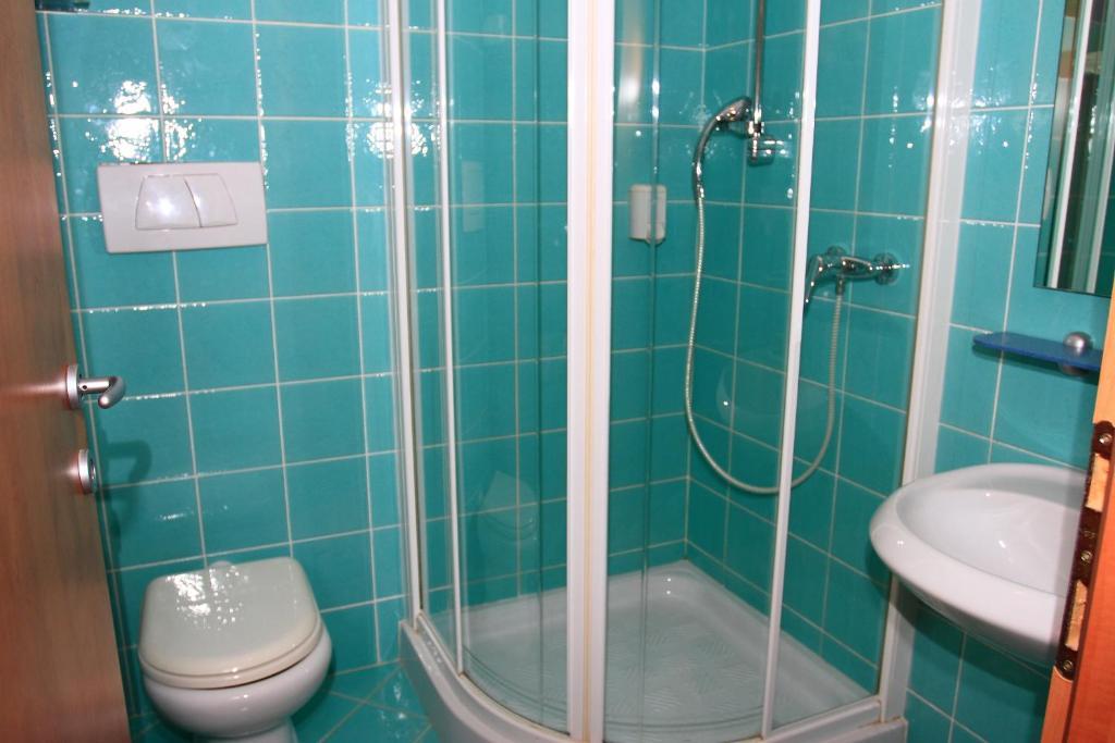 Dreibettzimmer mit Balkon